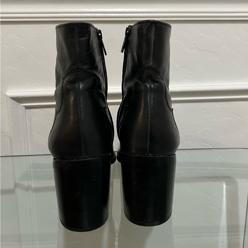 Frye Flynn Short Inside Zip Black Leather Boots Size 11 - Picture 11 of 15